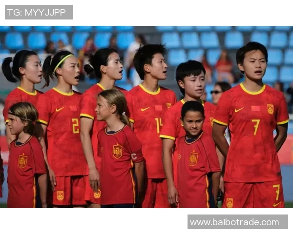 十一女神足球明星齐聚一堂展现巾帼风采与竞技魅力的盛大赛事 十一女神足球明星齐聚一堂展现巾帼风采与竞技魅力的盛大赛事