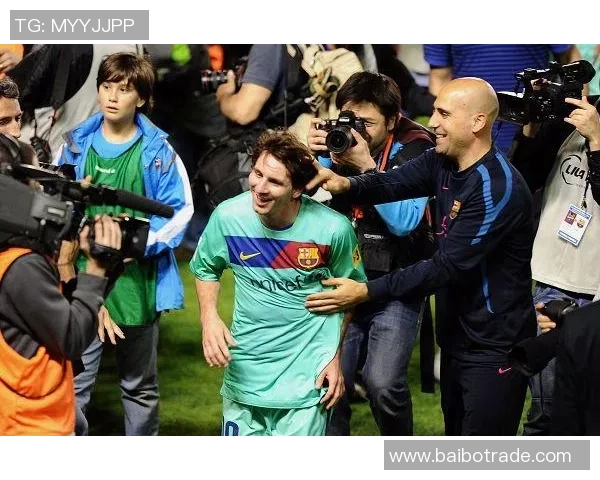 双手摸头足球明星的独特魅力与精彩瞬间回顾